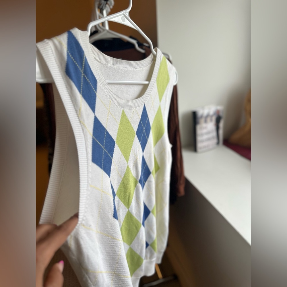 Argyle Sweater
Vest in Green - Picture 6 of 11